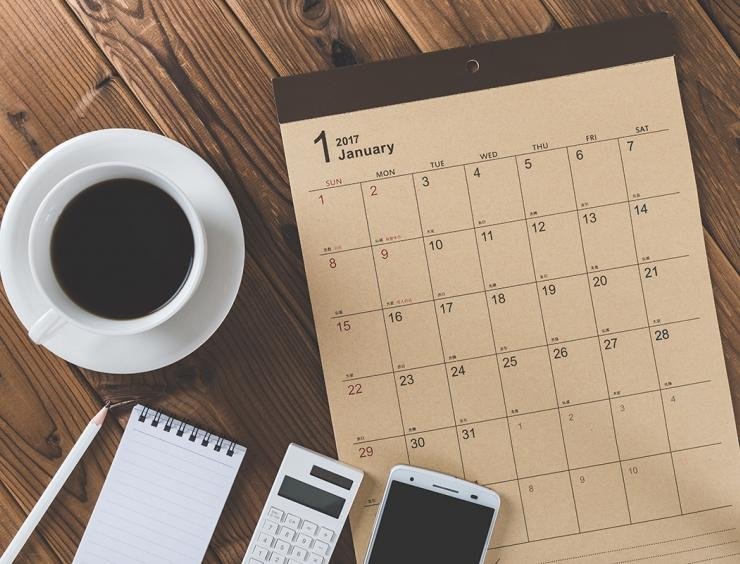 Com que regularidade devo verificar a pressão dos pneus?